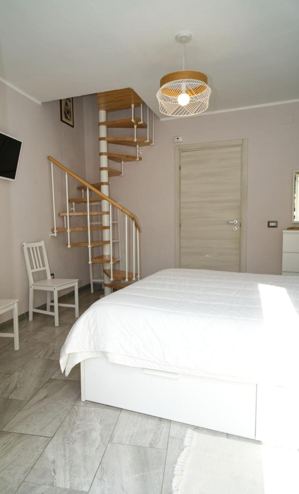 Ferienwohnung La Casuzza Di Tindaro CTA Exterior foto